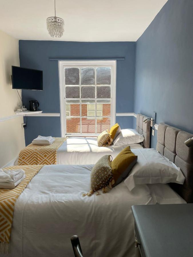 Hotel The White Hart Whitchurch  Zewnętrze zdjęcie