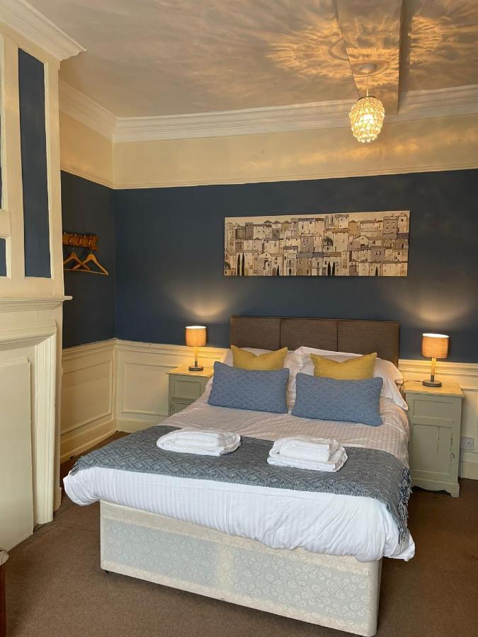 Hotel The White Hart Whitchurch  Zewnętrze zdjęcie